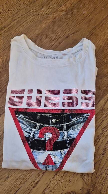 Guess T-shirt: Guess T-Shirt – Usato da Feusisberg venduto da cts_55rn 2