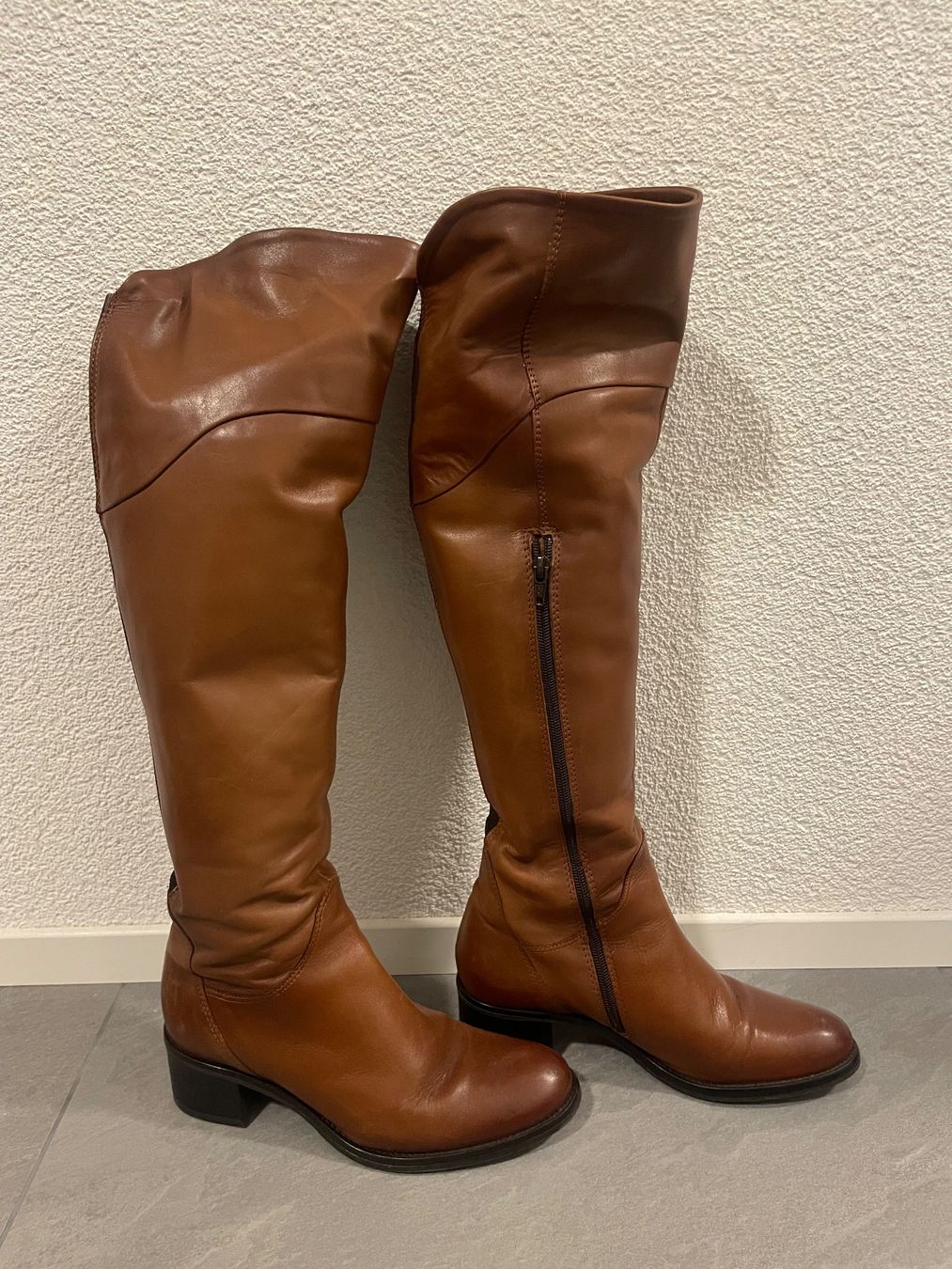 Chaussures hommes: OVERKNEE Stiefel, Grösse 37, Farbe camel – D'occasion à Oberdiessbach par ram_b26k
