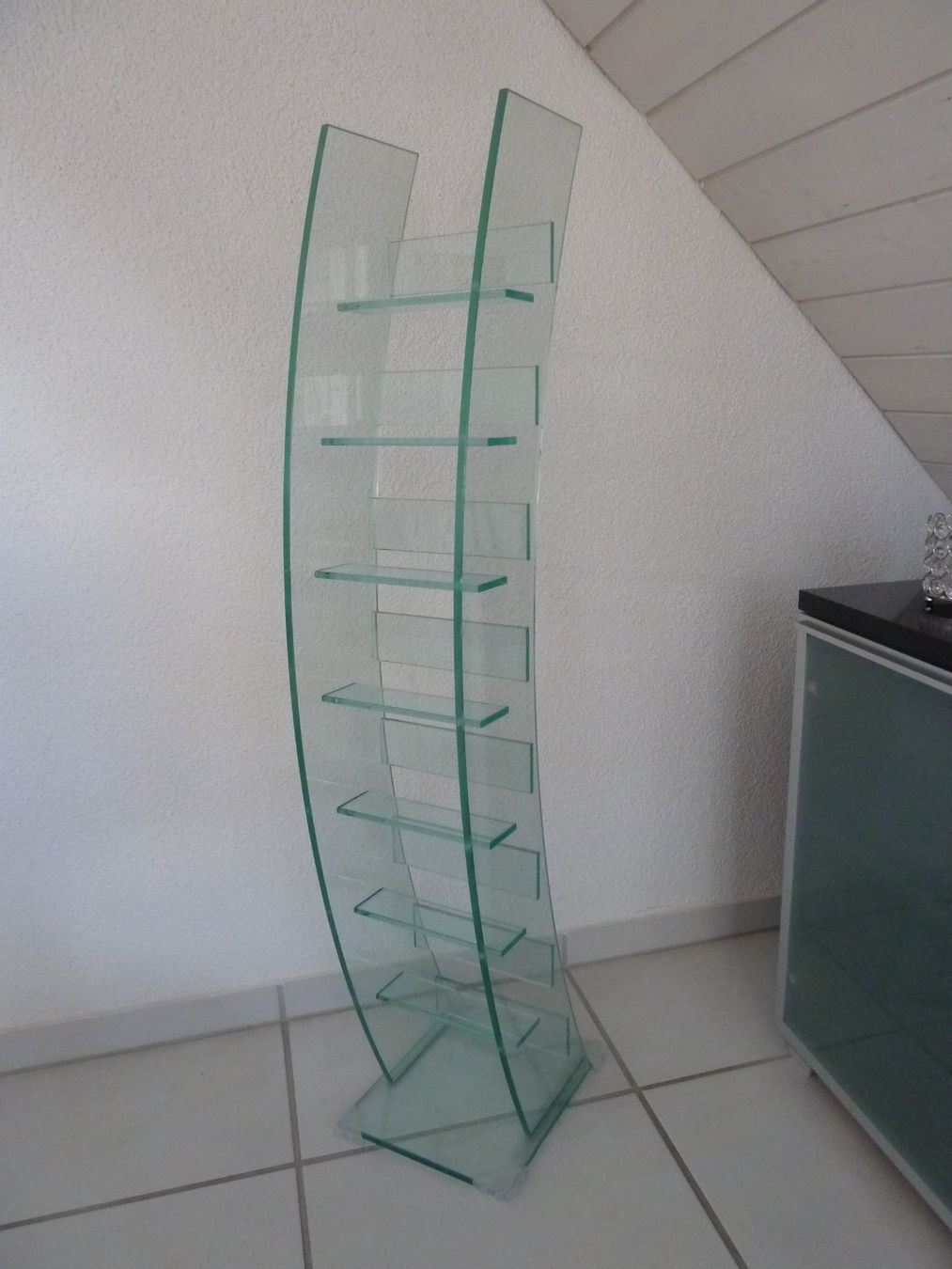 Racks & Cavalletti: Design CD-Regal aus Glas – Usato da Affoltern am Albis venduto da Sennrtv