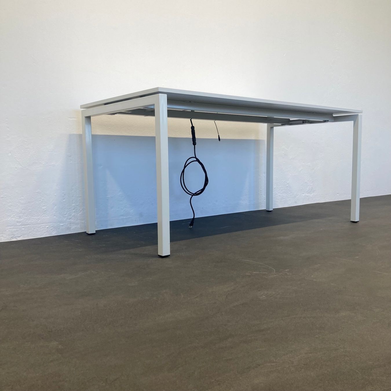 Lista Scrivanie: Lista Office LO Motion Sitzungstisch 1600x800 mm - – Usato da Schönenwerd venduto da mcofficeshop 4