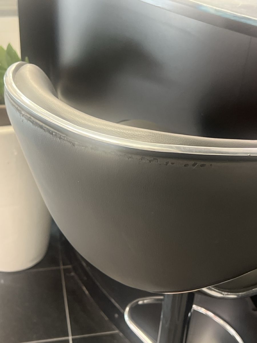 Hocker: Barhocker grau Kunstleder  – Gebraucht aus Sirnach von VDMJ_ 1