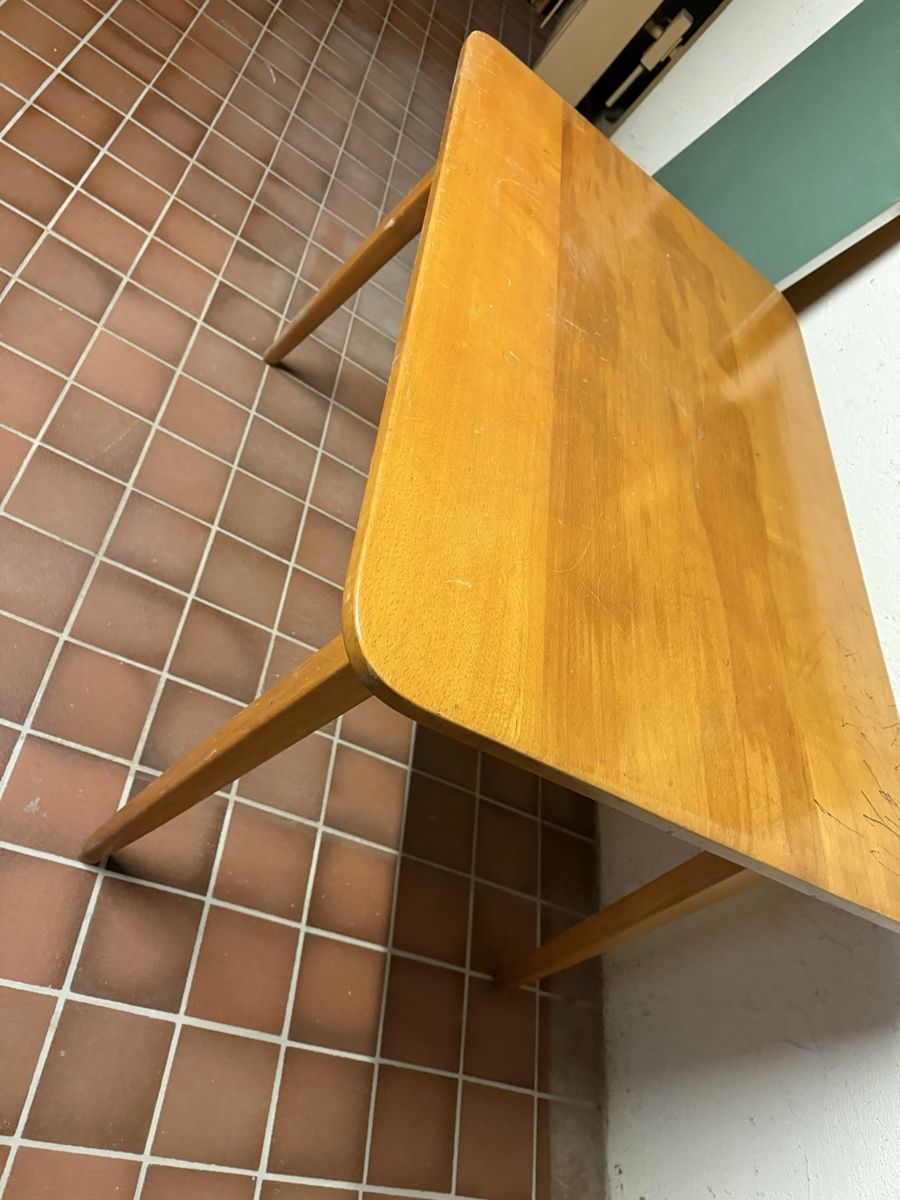 Tavoli: Holztisch – Usato da Horriwil venduto da Carrera68 6