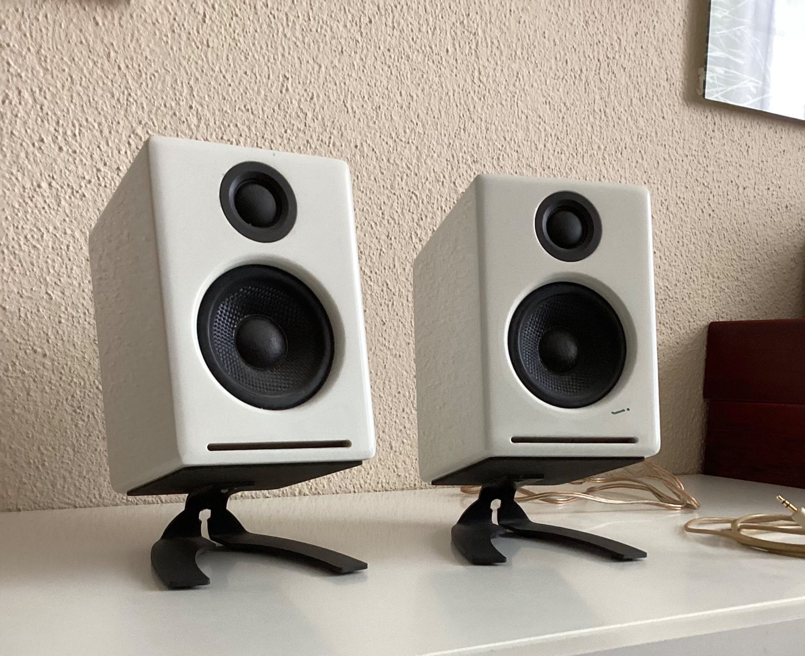 Audioengine Haut-parleurs: Audioengine A-2 mit Klipsch-Füsschen – D'occasion à Hünenberg par Tourbillon 3