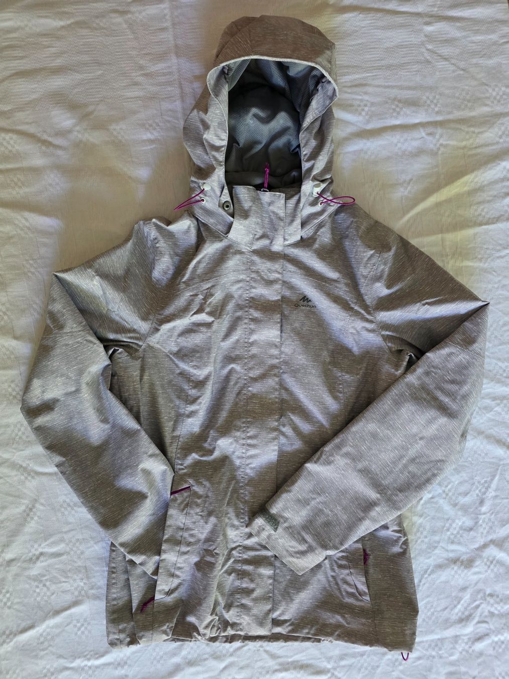 Decathlon Giacche: QUECHUA Wander/Regenjacke Damen Grösse M – Usato da Oberdorf SO venduto da julian027