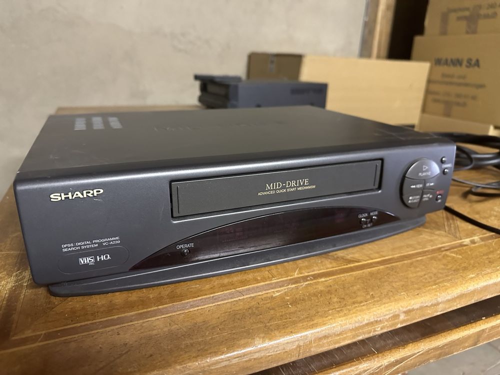 Sharp Mid- Druve VHS Recorder (Gebraucht) in Biel/Bienne für CHF 20 ...