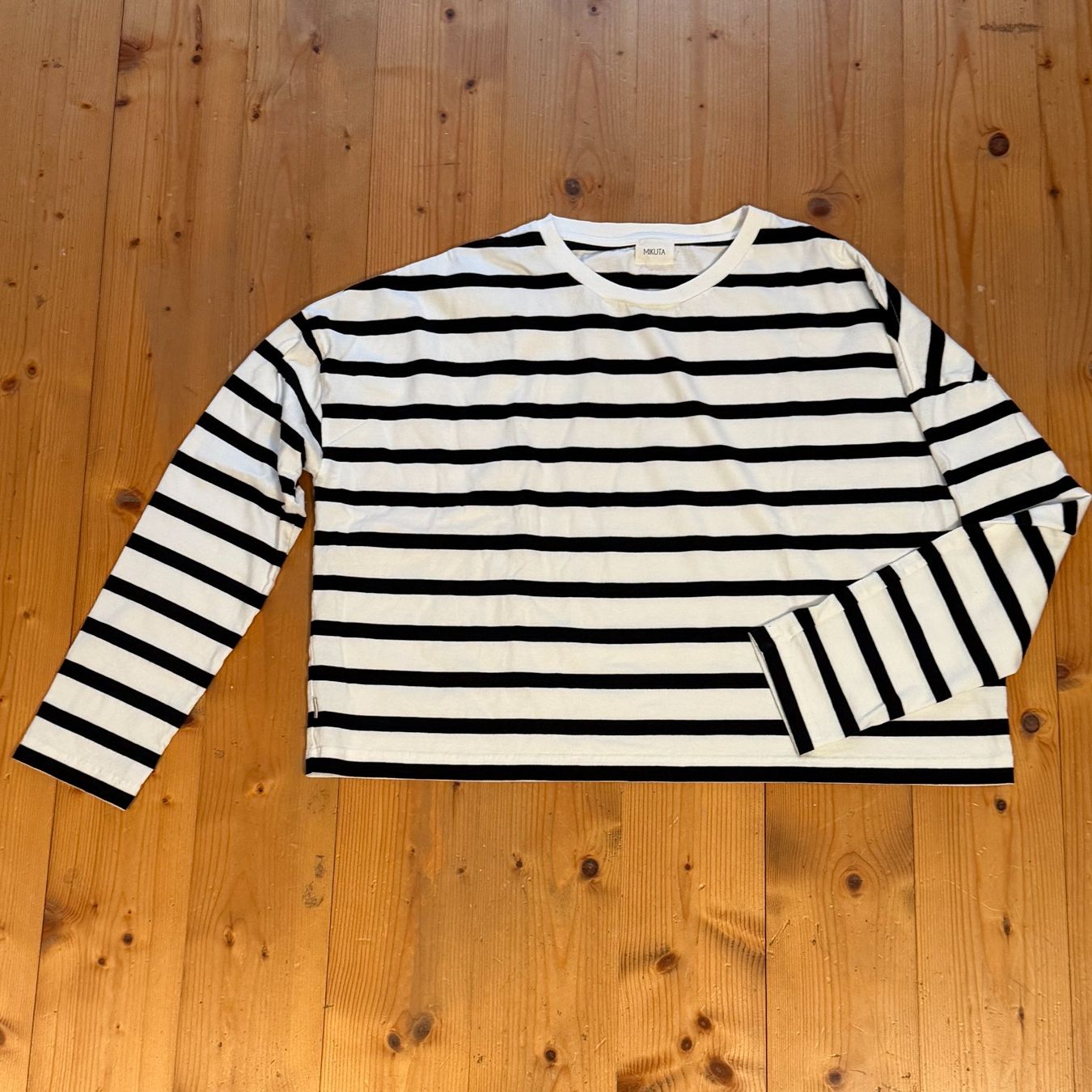T-Shirts: Oversized Langarmshirt von MIKUTA – Gebraucht aus Stäfa von britsch57