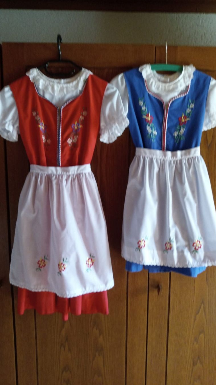 Robes et jupes: Kinder Dirndl – D'occasion à Uttigen par son_2rzv