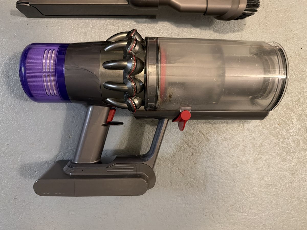 Dyson Aspirapolveri & Accessori: Dyson V11 / neuer Akku – Usato da Dürnten venduto da solkcim 2