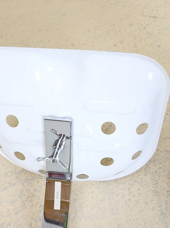 Zanotta Sgabelli: Zanotta Mezzadro Hocker | Weiss Chrom – Usato da Meinisberg venduto da atelier_TILIJA 6