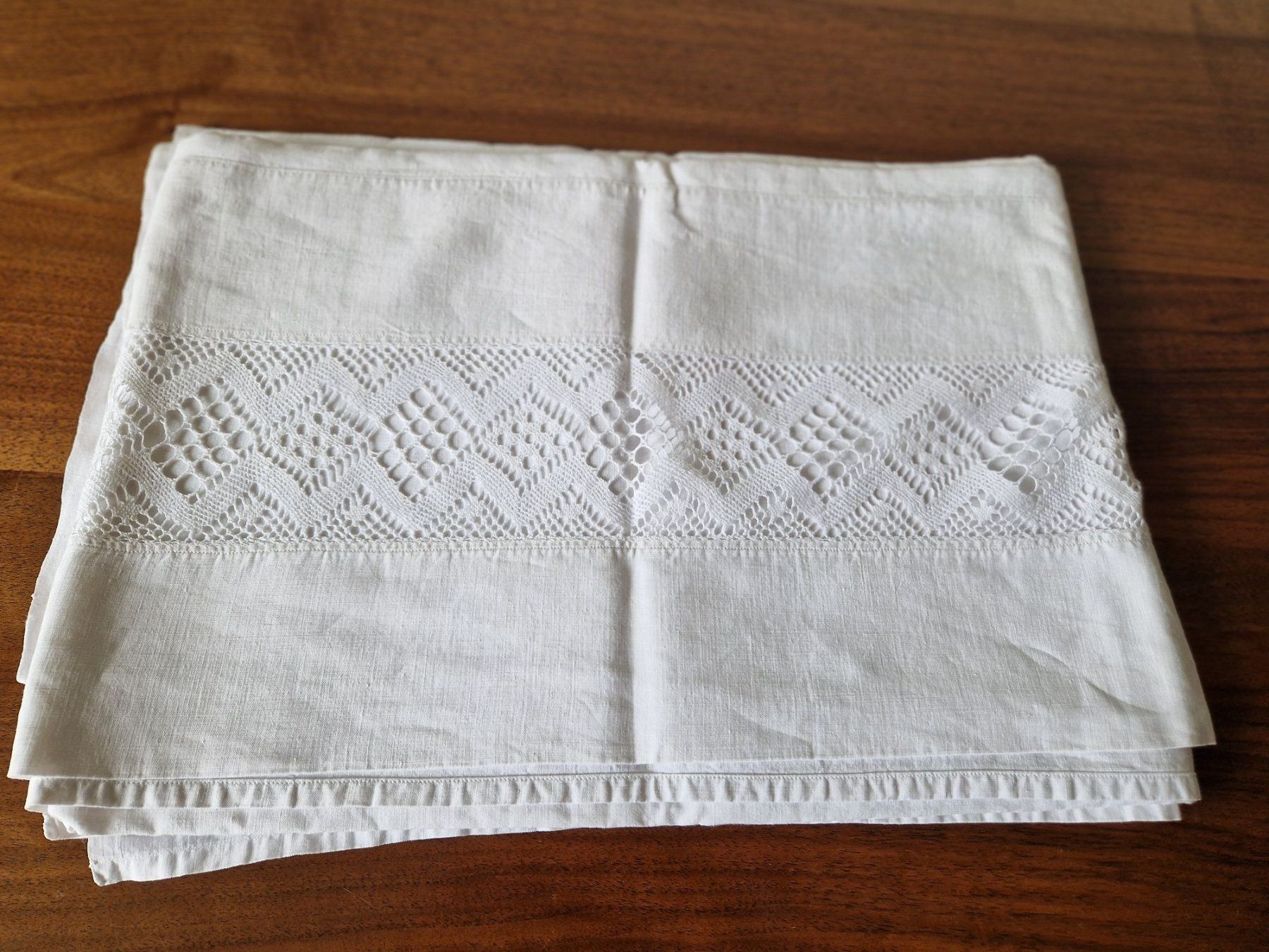 Linge de lit: Leinen Leintuch mit Spitze 220x166cm – D'occasion à Bern par Antikbatik 7