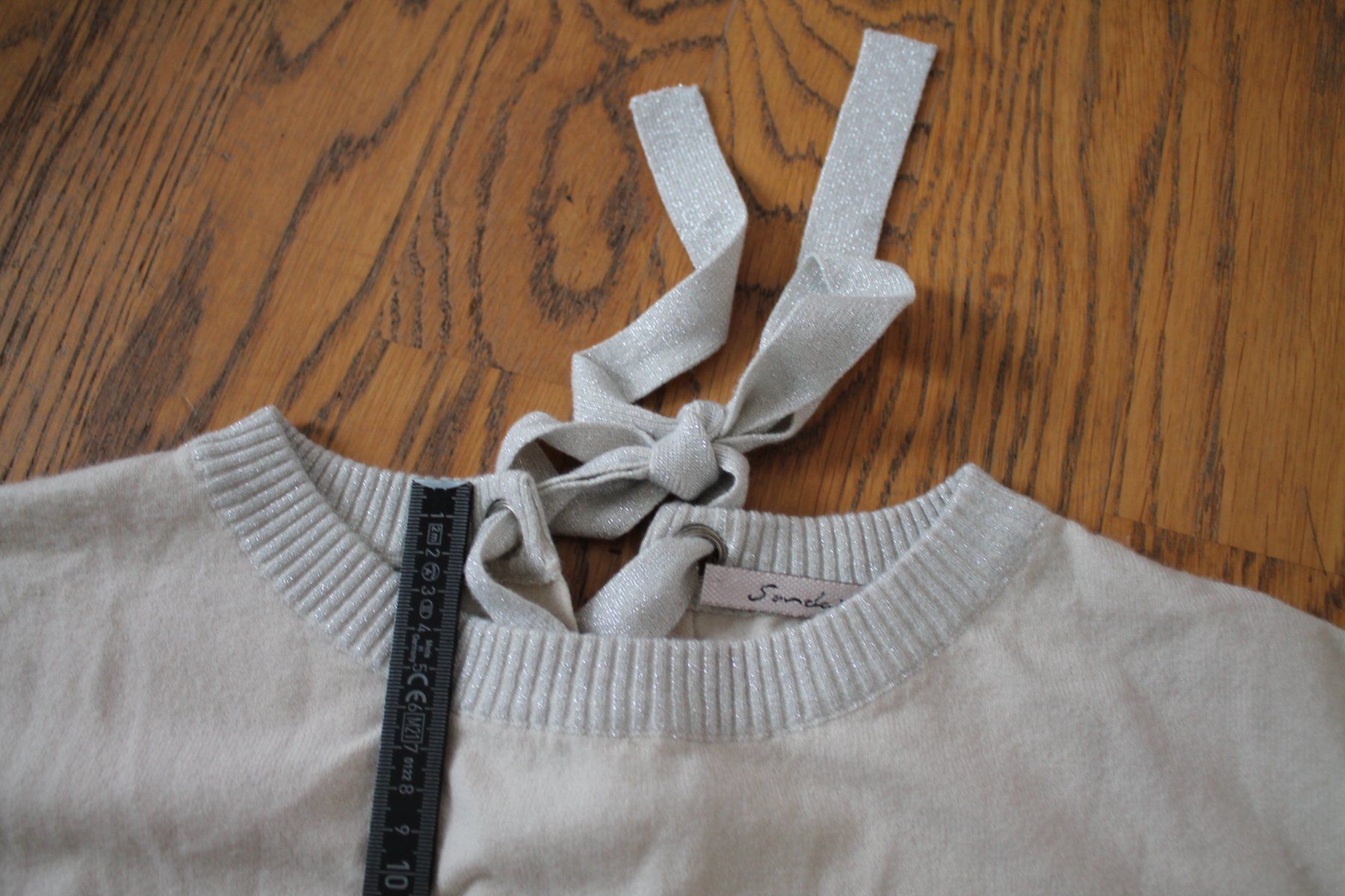 Maglioni & Felpe: Lässiger Pullover mit coolem Rückenteil / Masche / Glitzer – Nuovo (secondo la descrizione) da Hüttwilen venduto da pinti55 7