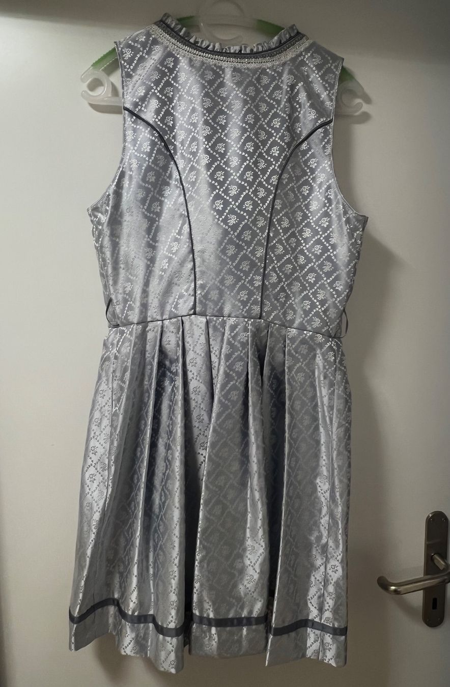 Krüger Vestiti: Krüger Dirndl 42 (blau/silber) – Nuovo (secondo la descrizione) da Abtwil SG venduto da chi_yh9f 2