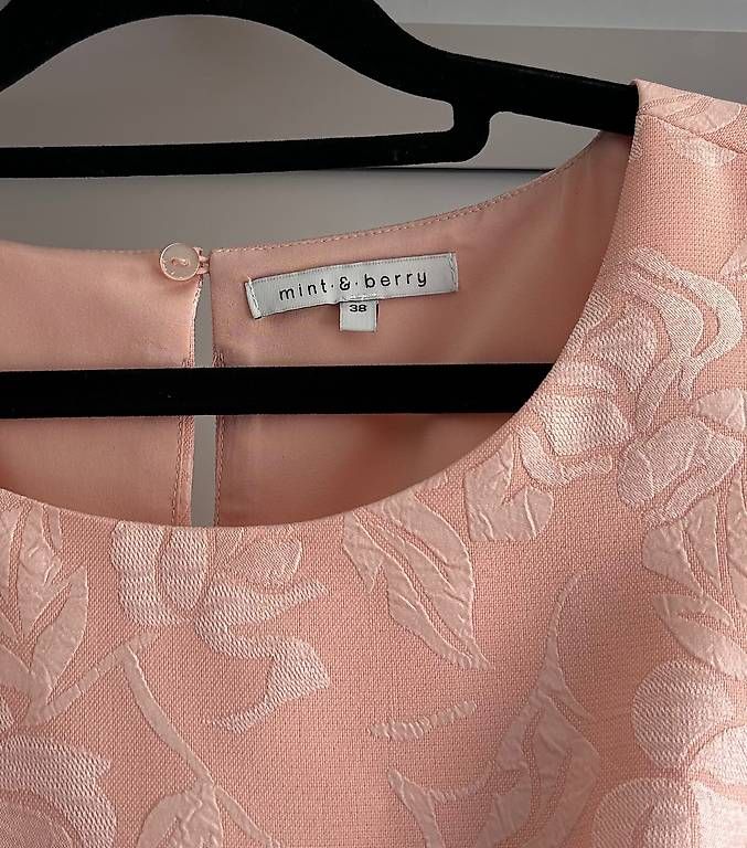 Kleider: Kleid apricot Mint&Berry Gr 38 – Gebraucht aus Zürich von Nia_S 1