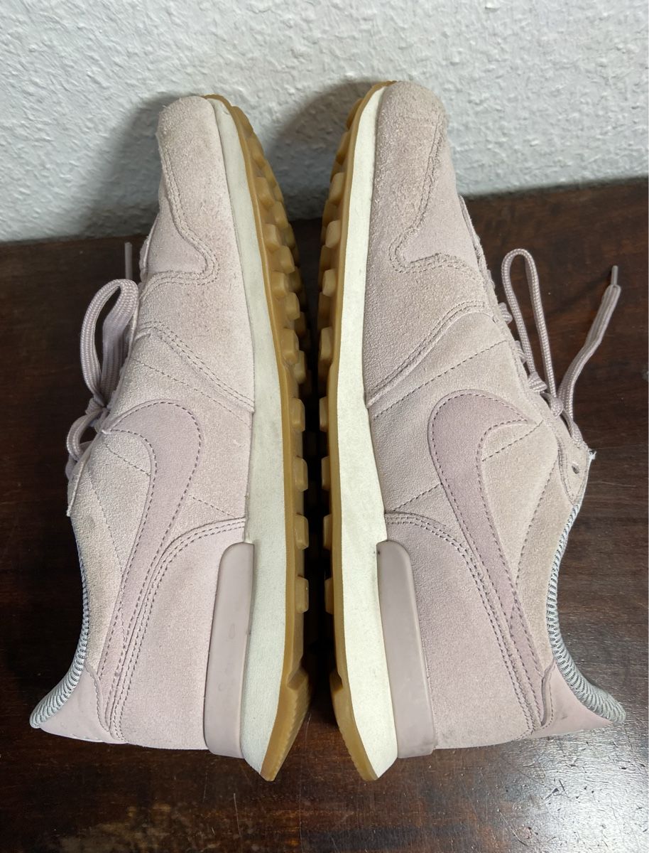 Nike Scarpe da donna: Nike Sneaker Schuhe Gr. 40 rosa – Usato da Fislisbach venduto da KolibriSecondhand 1