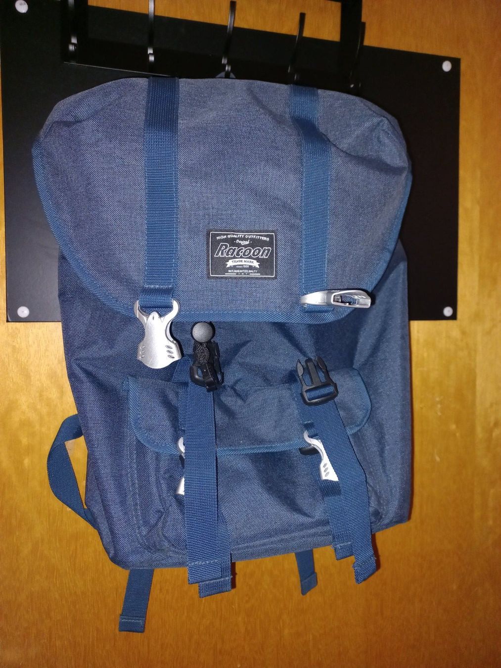 Racoon Zaini: Rucksack blau Marke Racoon – Nuovo (secondo la descrizione) da Niederdorf venduto da ladyblue76