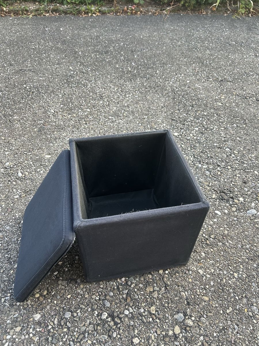 Ikea Sgabelli: IKEA BOSNÄS Hocker mit Aufbewahrung  – Usato da Affoltern am Albis venduto da Chickenwing 1