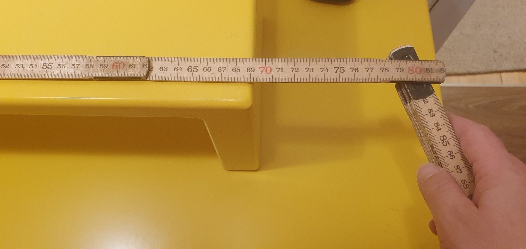 Bureaux: Pult mit gelber Tischplatte – D'occasion à Oppikon par Samani 5