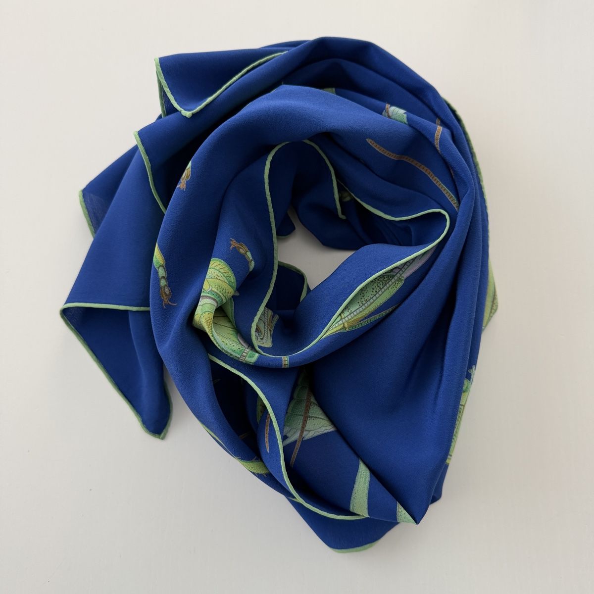 Fabric Frontline Foulard & Sciarpe: FABRIC FRONTLINE Silk Scarf – Nuovo (secondo la descrizione) da Emmen venduto da Colette-Juliette 2