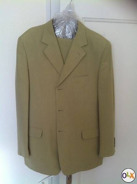 Completi, tute sportive e funzionali: Joli costume beige clair – Usato da Genève venduto da e96_9f2n