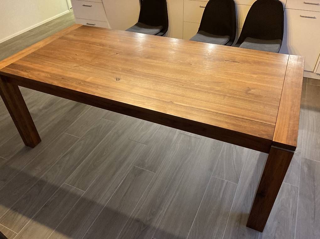 Tavoli: Nussbaum Massivholztisch – Usato da Laupersdorf venduto da meister022 2