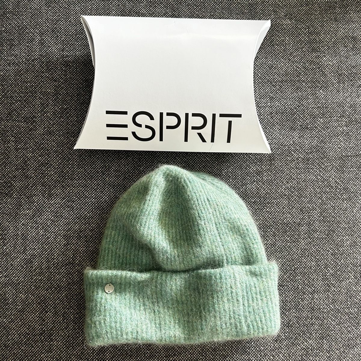 Esprit Copricapi, berretti & cappellini: Esprit wool hat 56cm NEW with tag and package – Nuovo e nell'imballaggio originale da Pully venduto da Sell_it_all