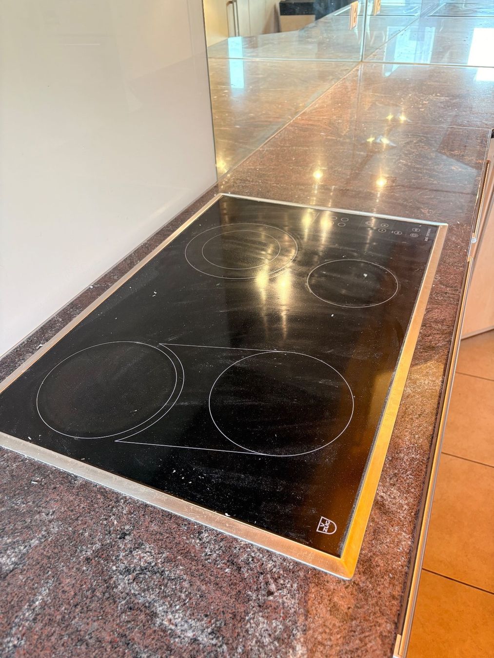 V-Zug Cucine complete: Komplette Küche – Usato da S-chanf venduto da 1302 2