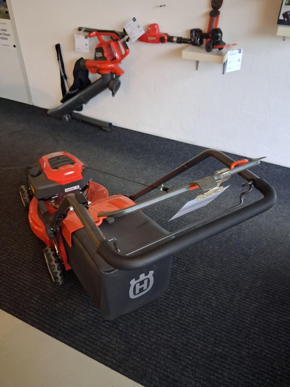 Husqvarna Tagliaerba: Husqvarna LC 247S NEU !!! – Nuovo (secondo la descrizione) da Hünikon venduto da kleigese 3