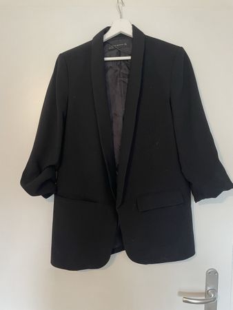 Chic Zara Blazer with 3/4 Sleeves, Black, M
