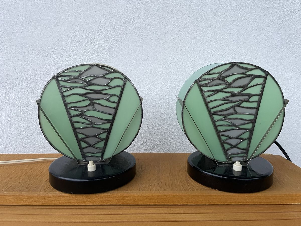Lampade: 2 Art Deco Nachttischlampen Glas Bakelit  – Usato da Bern venduto da fotolog111