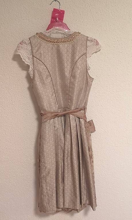Costumi: Elegantes Dirndl mit Bluse – Usato da Illnau venduto da S_haesli 1