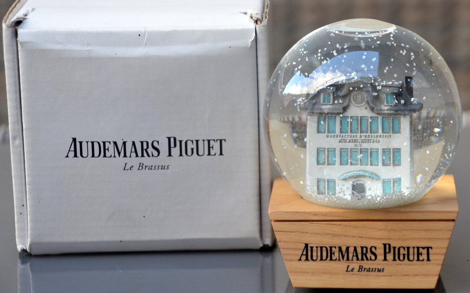 Alle Dekorationen: Audemars Piguet Schneeball / Boule de neige – Gebraucht aus Collonges von Auganien 1