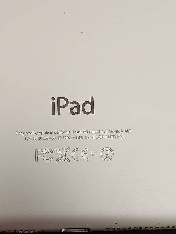 Tablet PC: 2x Apple iPad defekt, iCloud gesperrt – Gebraucht aus Zunzgen von MforM 4
