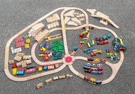 Holzeisenbahn Set BEA und Brio gemischt