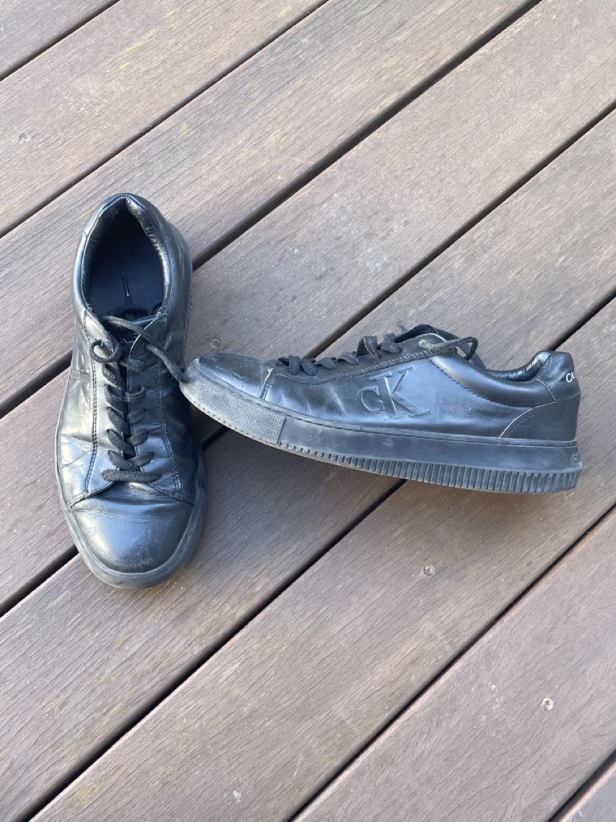 Calvin Klein Scarpe da uomo: Chaussures noires 43-44 – Usato da Commugny venduto da arm_7m7m