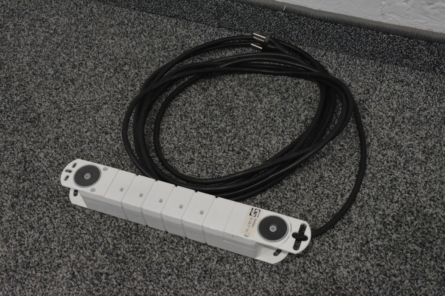 Stromzufuhr: Steffen Steba Variabl Mehrfachstecker Weiss - Magnetisch - 5 – Gebraucht aus Schönenwerd von mcofficeshop 2