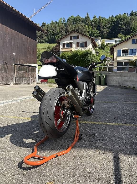 Strada: Kawasaki Z1000 – Usato da sorvilier venduto da byker59 2