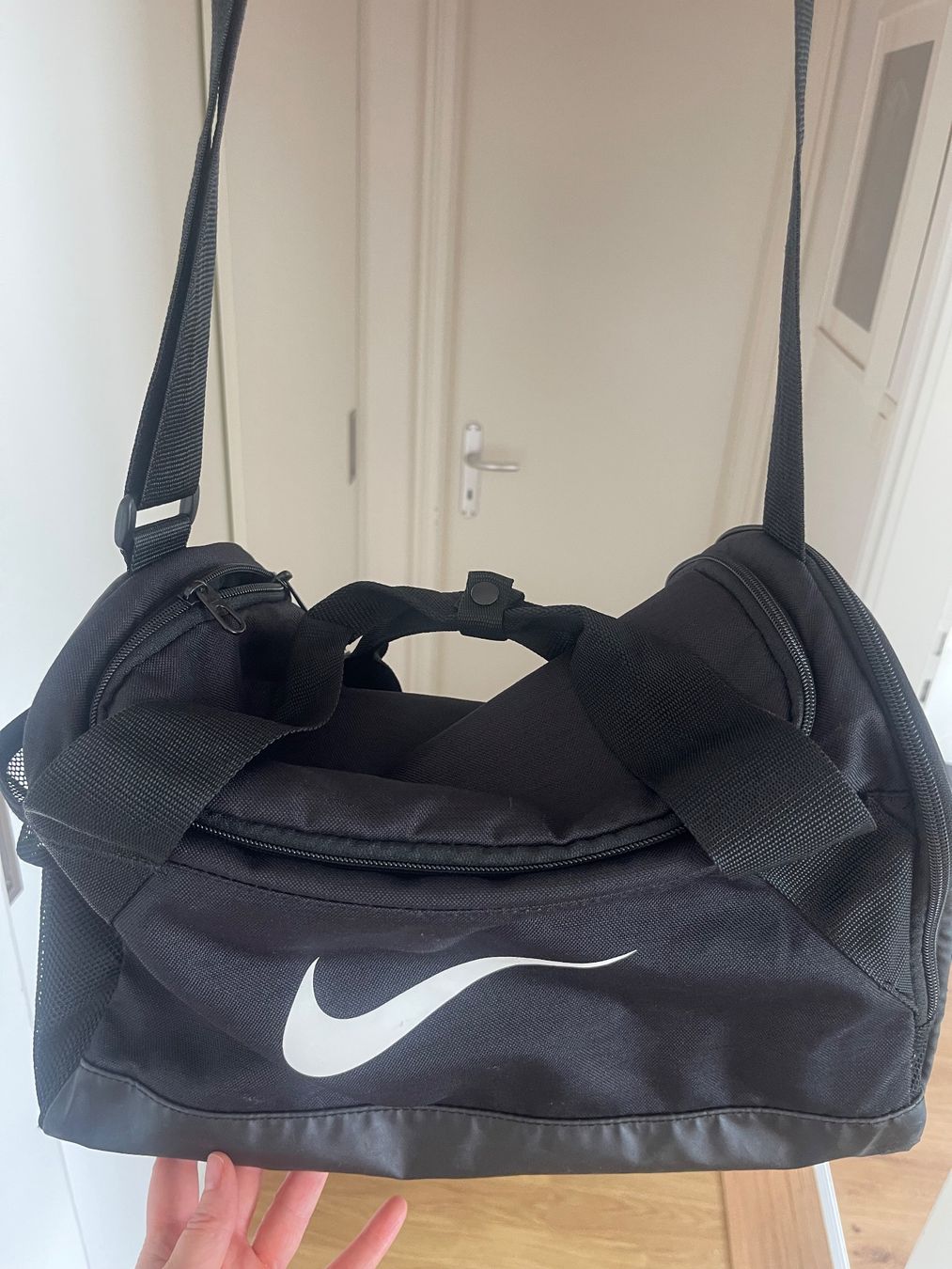 Nike Borse: Sporttasche Nike schwarz – Usato da Horgen venduto da Sol-verde 2