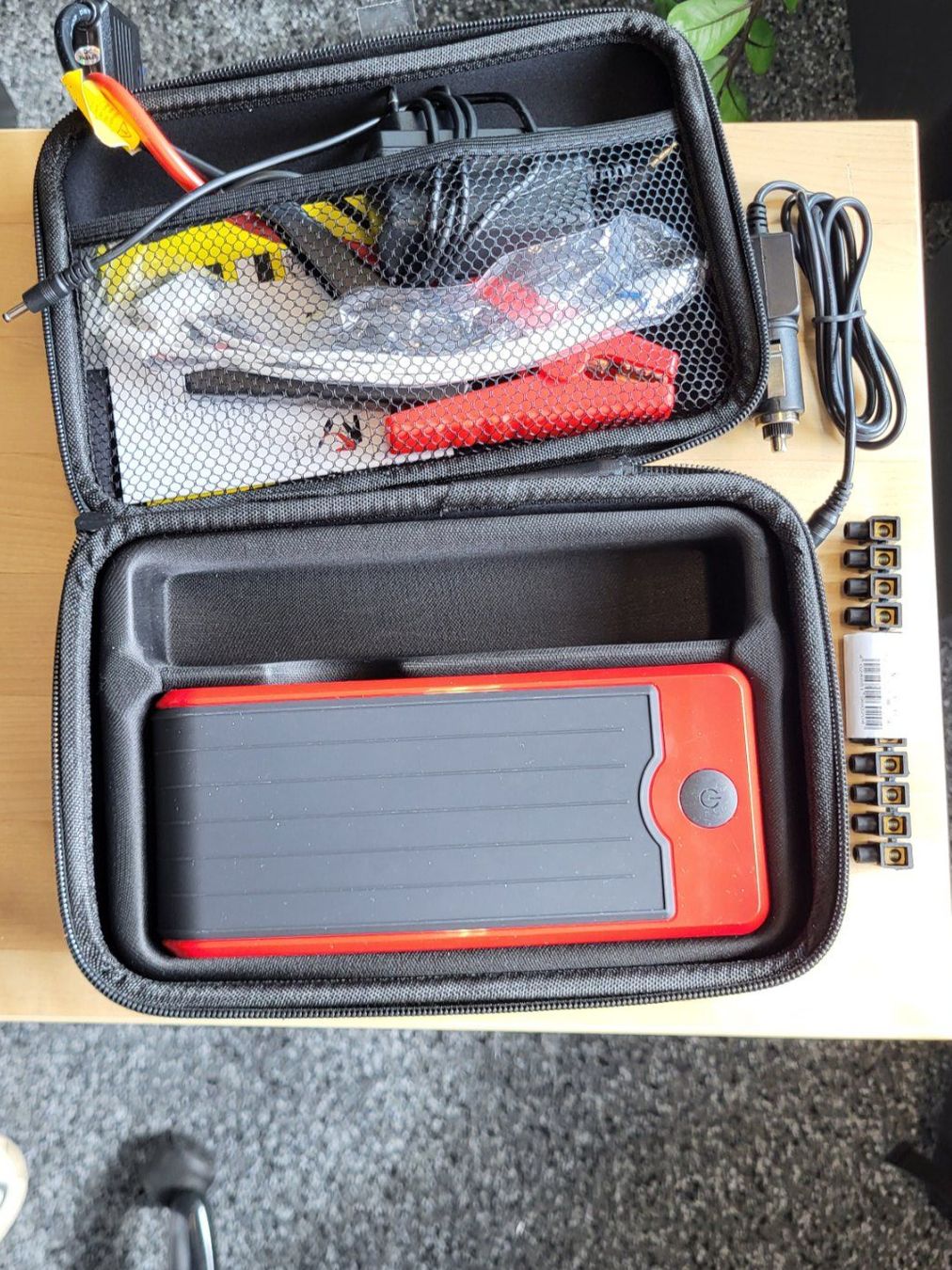 Caricabatterie: Monsterboost Plus Starthilfe PBS 012600, neuwertig – Nuovo (secondo la descrizione) da Rümlang venduto da Greenliff 4