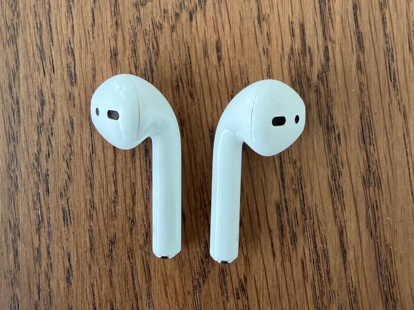 Apple Cuffie: Apple AirPods 2 – Usato da Au ZH venduto da MBER8804 1