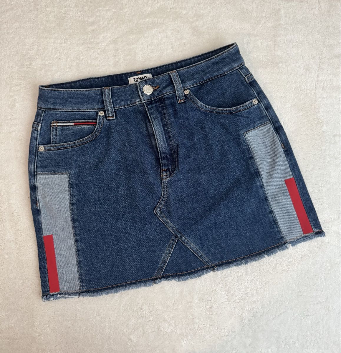 Tommy Hilfiger Röcke: Jeansrock Tommy Hilfiger – Gebraucht aus Wallisellen von Buy.me.one.more.time