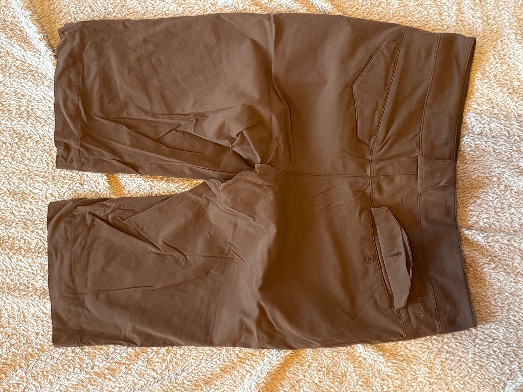 Columbia Pantaloni: Pantalon 1/2 Columbia gr. 8 – Usato da Ovronnaz venduto da Etagne68 4
