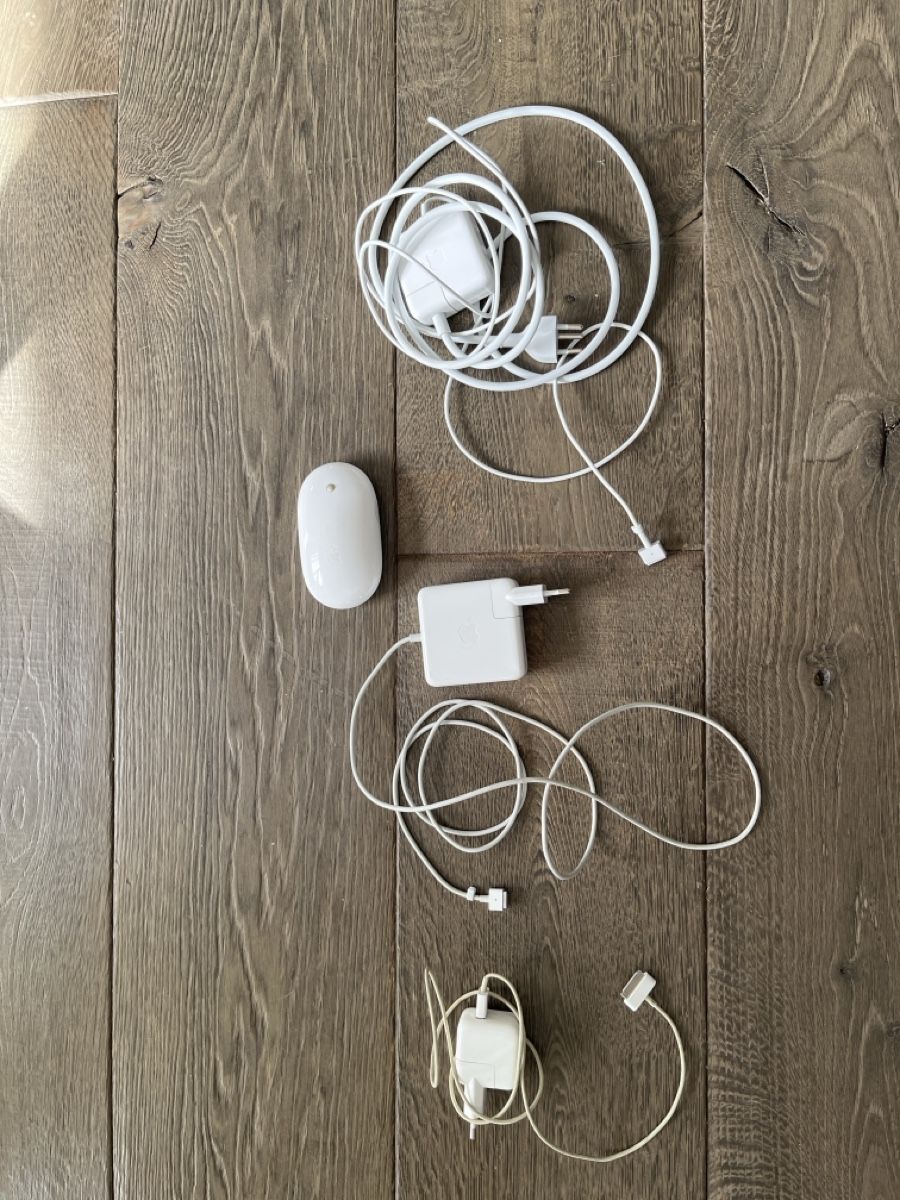 Apple Ladegerät: Apple Maus, div Ladekabel inkl. Netzteile – Gebraucht aus Küsnacht ZH von and_k8kb