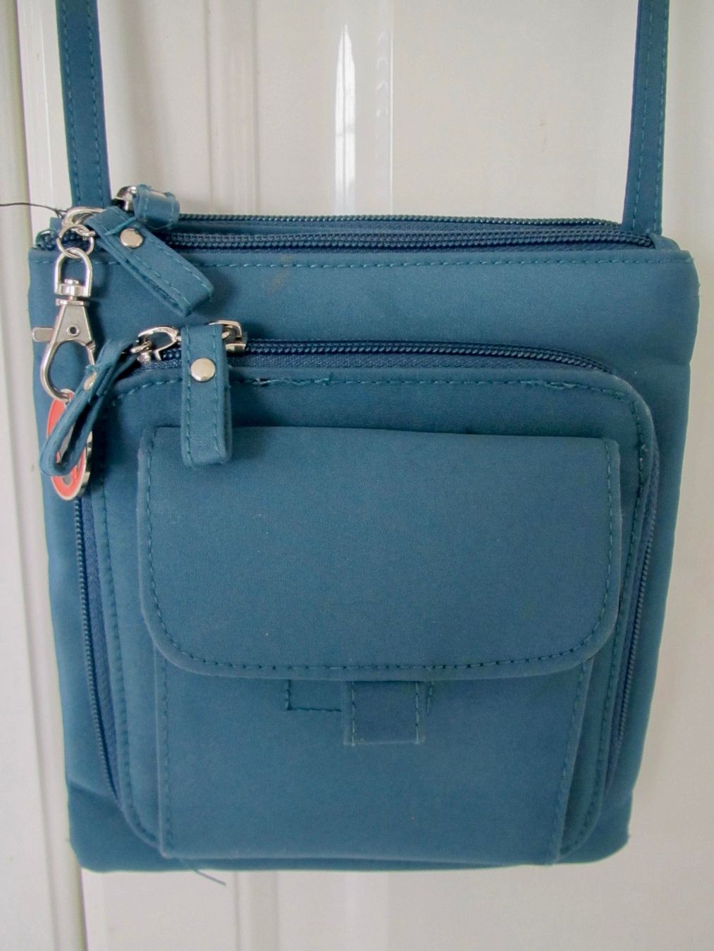 Taschen für Damen: SAC EN BANDOULIERE NYLON VERT – Gebraucht aus Murten von Selliot 1