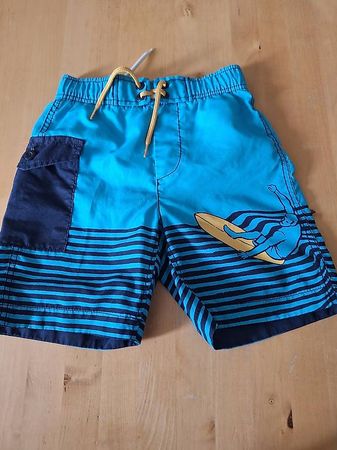 Badeshorts Grösse S (6-7)