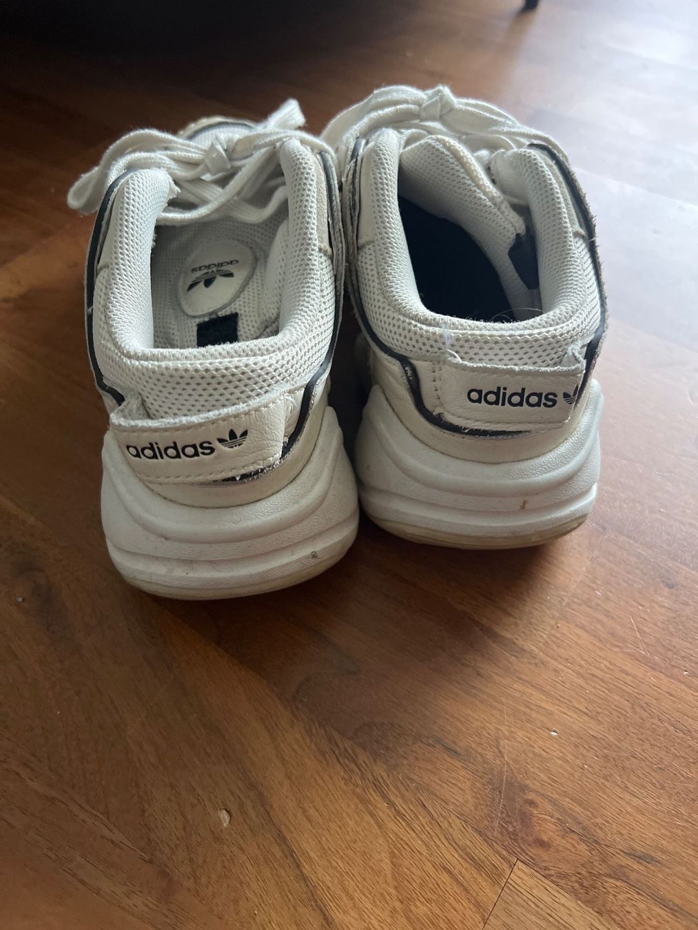 Adidas Scarpe da donna: Adidas Magmur Runner 37 1/3 – Usato da Jona venduto da Sariksa 3
