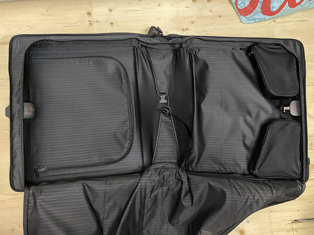 Tumi Valigie: Tumi Alpha 2 Kleidersack auf Rollen – Usato da Vitznau venduto da BCHU 3