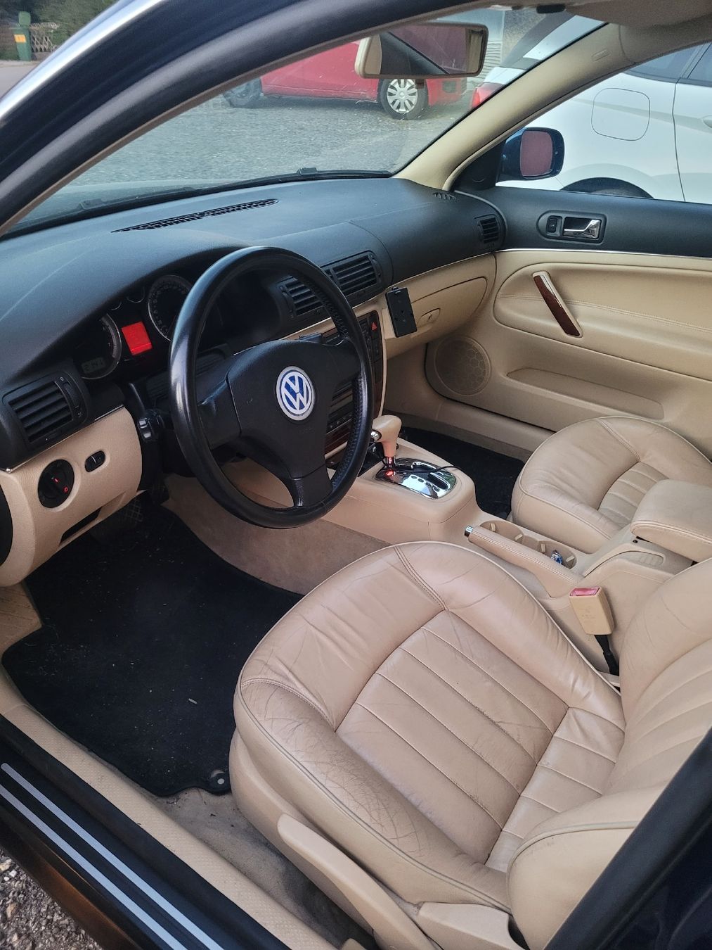 VW Automobili: Vw passat W8 4motion mit MFK  04.07.2025 – Usato da Aarberg venduto da 2002stefan 1