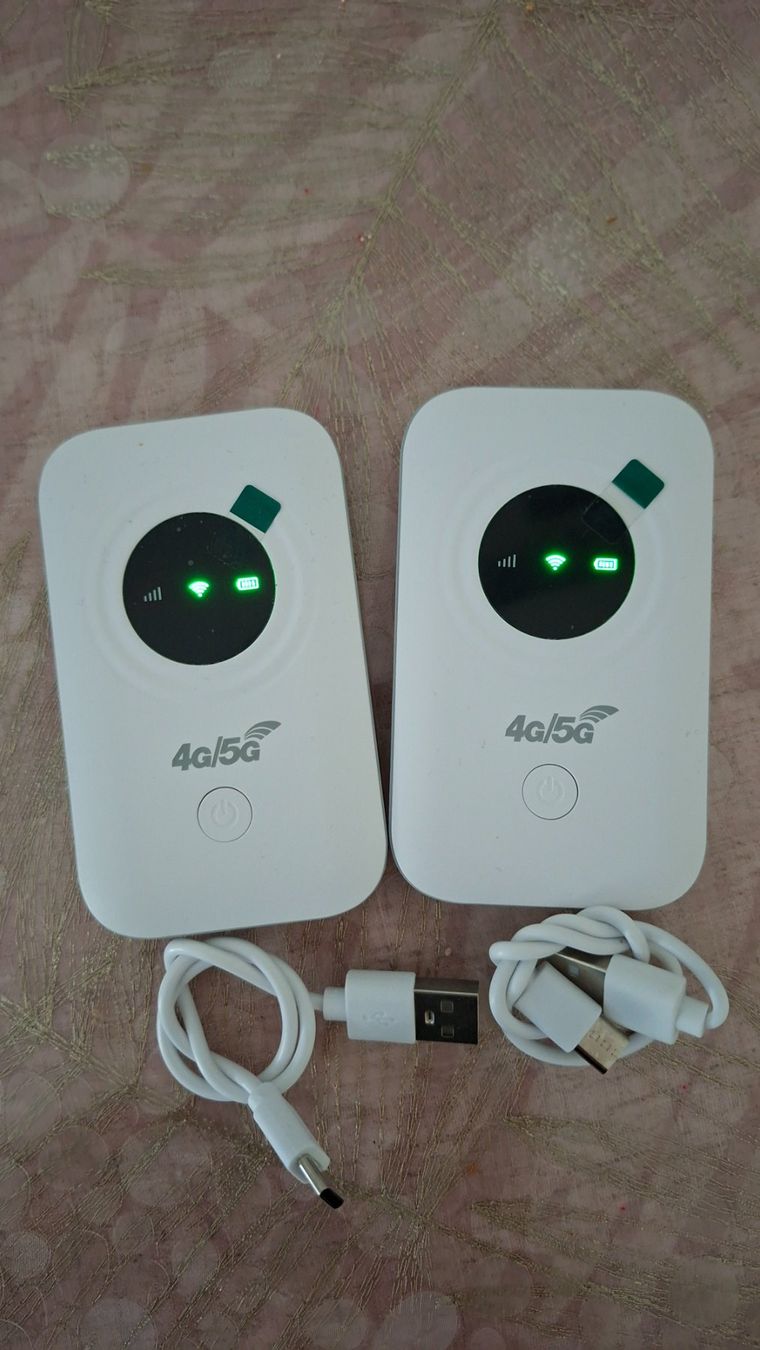 Modem & Router: 4G/5G Wirelles Mobile WIFI Pro NEU – Usato da Zug venduto da ases91