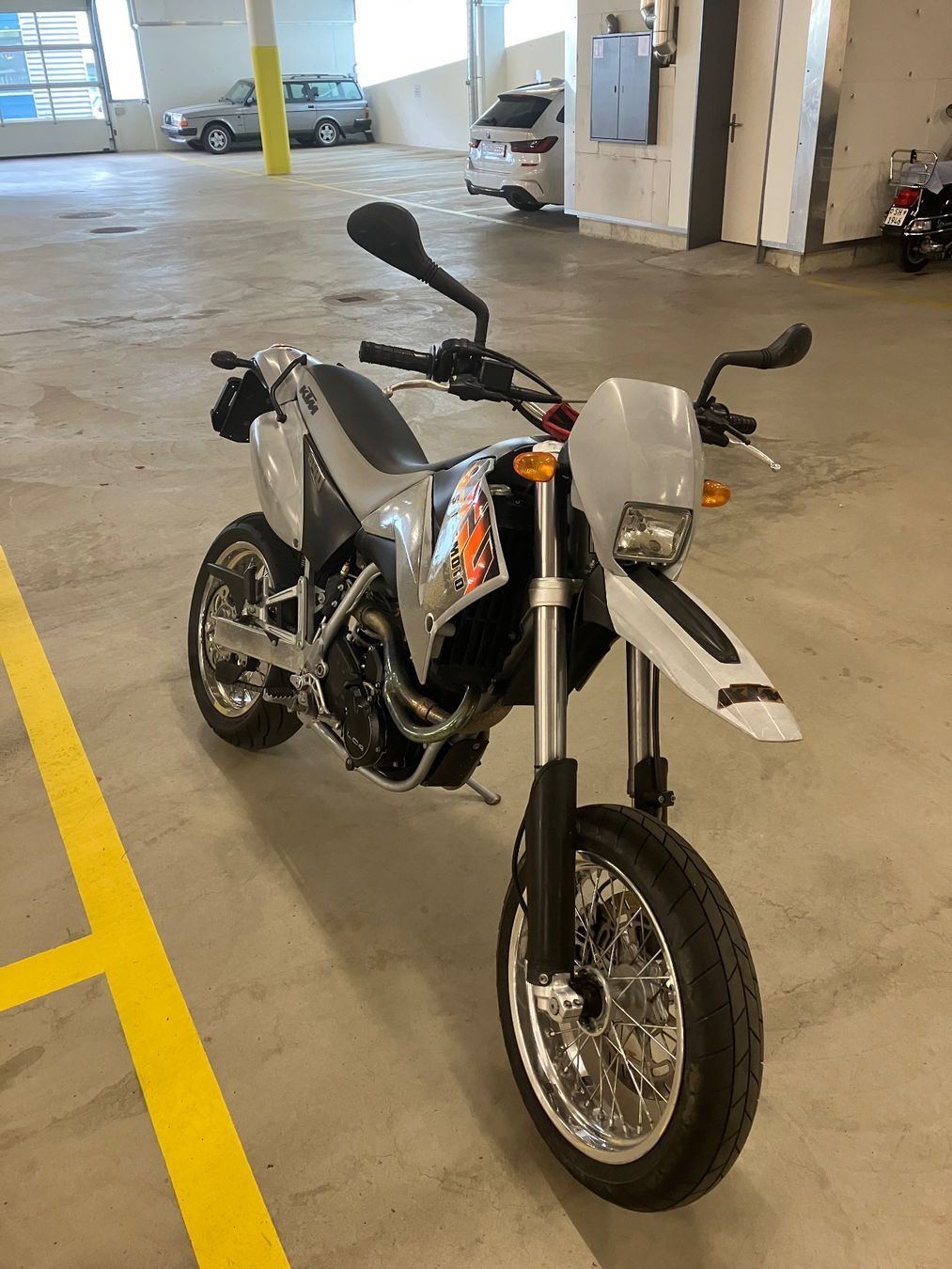 KTM Strasse: KTM 640 LC4 Supermoto – Gebraucht aus Schaffhausen von broaudi55