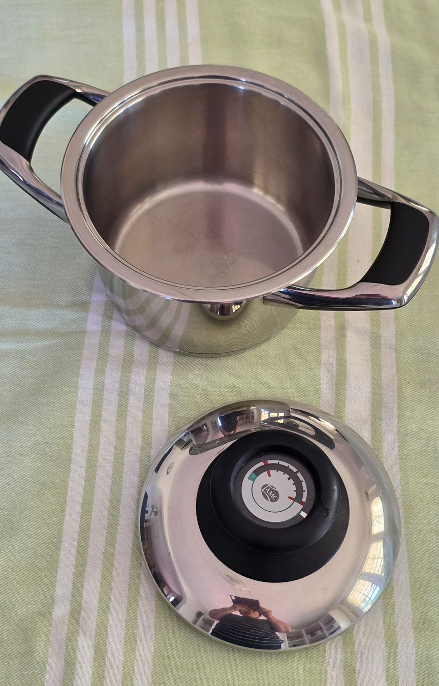 Casseroles: Casserole AMC induction 2 litres – D'occasion à Peyres-Possens par vevette65 1